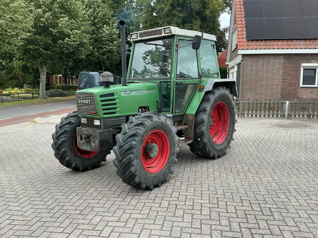 Fendt 304 LSA - Tractor: afbeelding 1 Fendt 304 LSA - Tractor: afbeelding 1