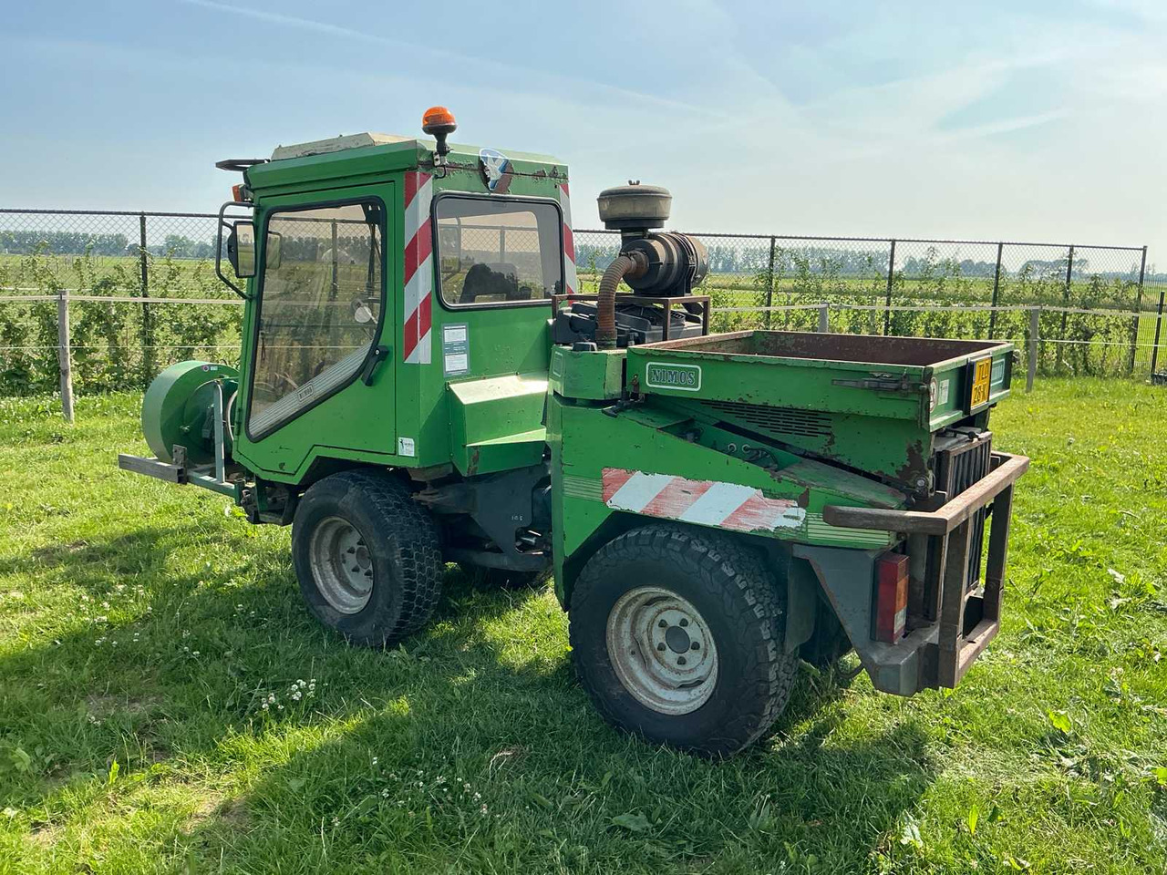 Nimos DMTRAC401 - Gemeentelijke machine/ Speciaal: afbeelding 4 Nimos DMTRAC401 - Gemeentelijke machine/ Speciaal: afbeelding 4