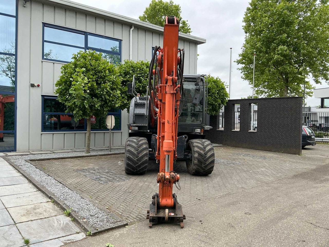 Hitachi ZX140W-3 - Mobiele graafmachine: afbeelding 2 Hitachi ZX140W-3 - Mobiele graafmachine: afbeelding 2