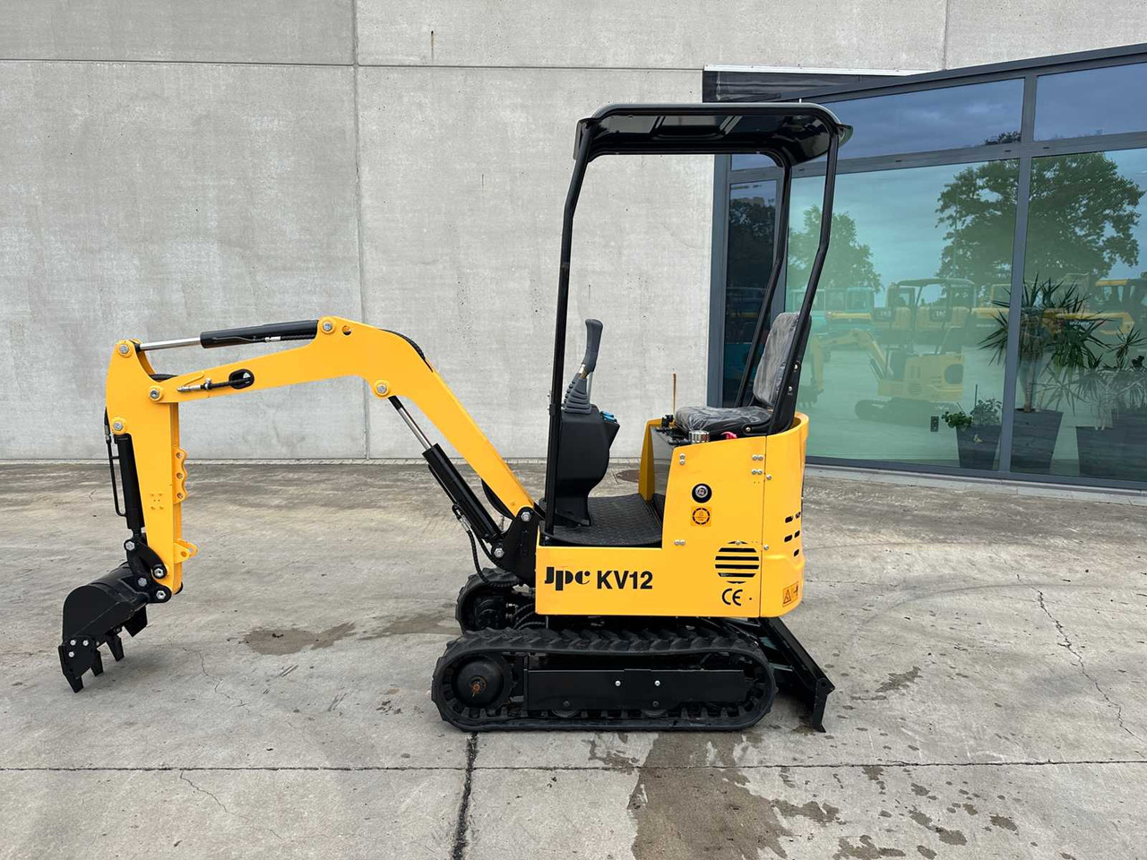 JPC - 2025 - KV12 - MINI EXCAVATOR - Minigraafmachine: afbeelding 1 JPC - 2025 - KV12 - MINI EXCAVATOR - Minigraafmachine: afbeelding 1