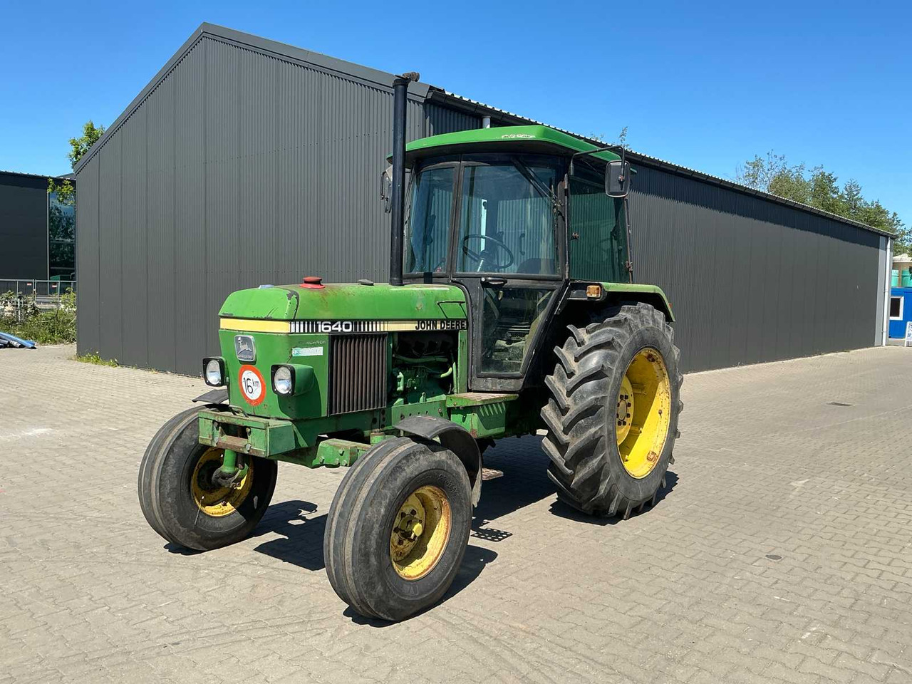 John Deere 1640 Synchron - Tractor: afbeelding 1 John Deere 1640 Synchron - Tractor: afbeelding 1