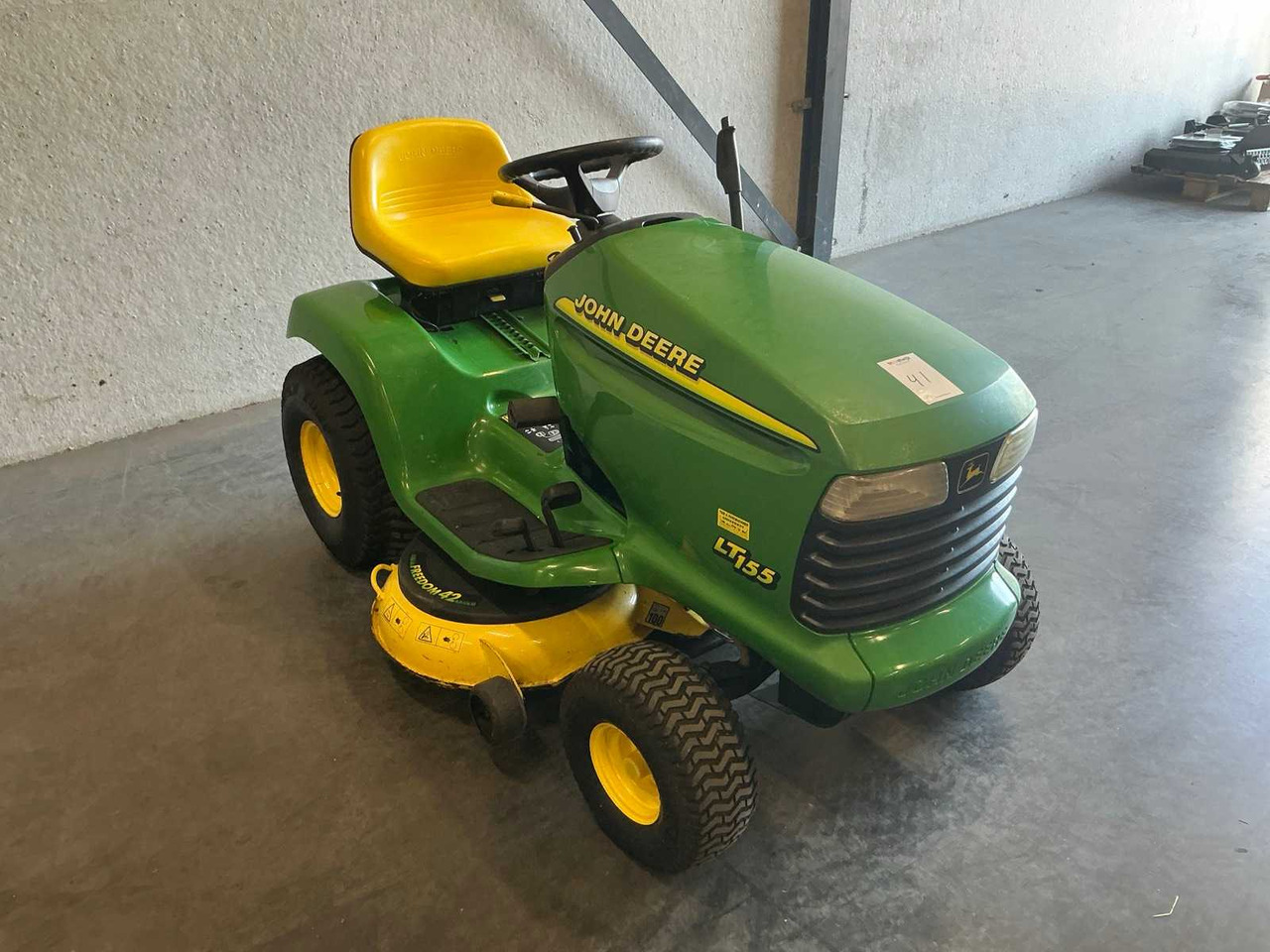 John Deere LT155 - Gazonmaaier: afbeelding 3 John Deere LT155 - Gazonmaaier: afbeelding 3