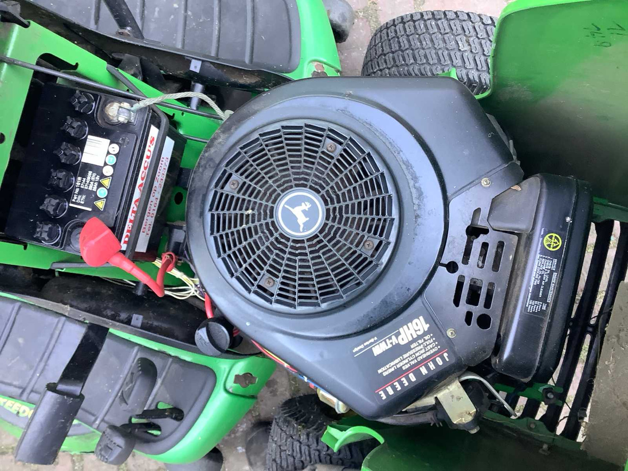 John Deere LT166 Tractor - Gazonmaaier: afbeelding 4 John Deere LT166 Tractor - Gazonmaaier: afbeelding 4