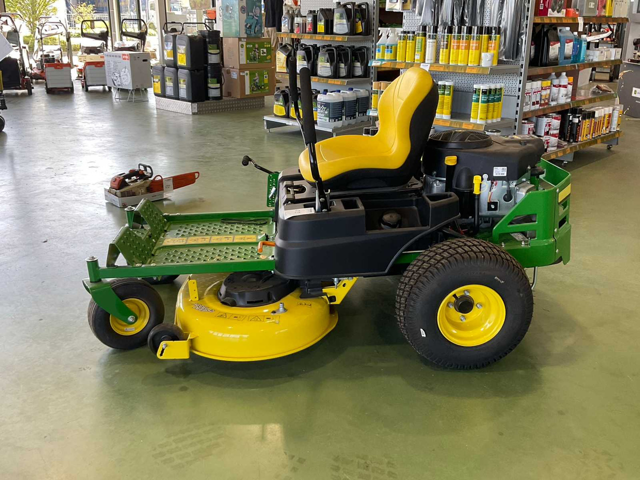 John Deere Z335E - Gazonmaaier: afbeelding 2 John Deere Z335E - Gazonmaaier: afbeelding 2