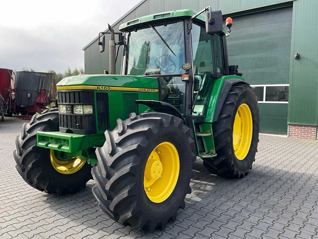 John deere 6100 - Tractor: afbeelding 1 John deere 6100 - Tractor: afbeelding 1