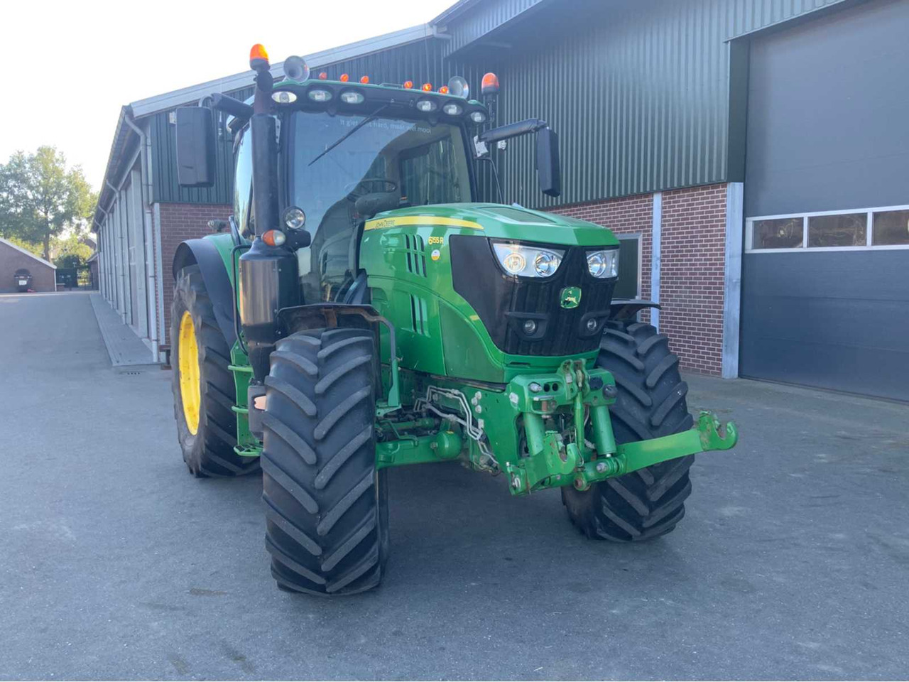 John deere 6155R - Tractor: afbeelding 2 John deere 6155R - Tractor: afbeelding 2