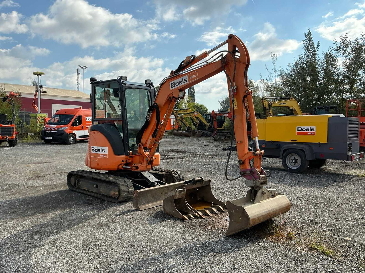 Komatsu PC35MR-5 - Rupsgraafmachine: afbeelding 2 Komatsu PC35MR-5 - Rupsgraafmachine: afbeelding 2