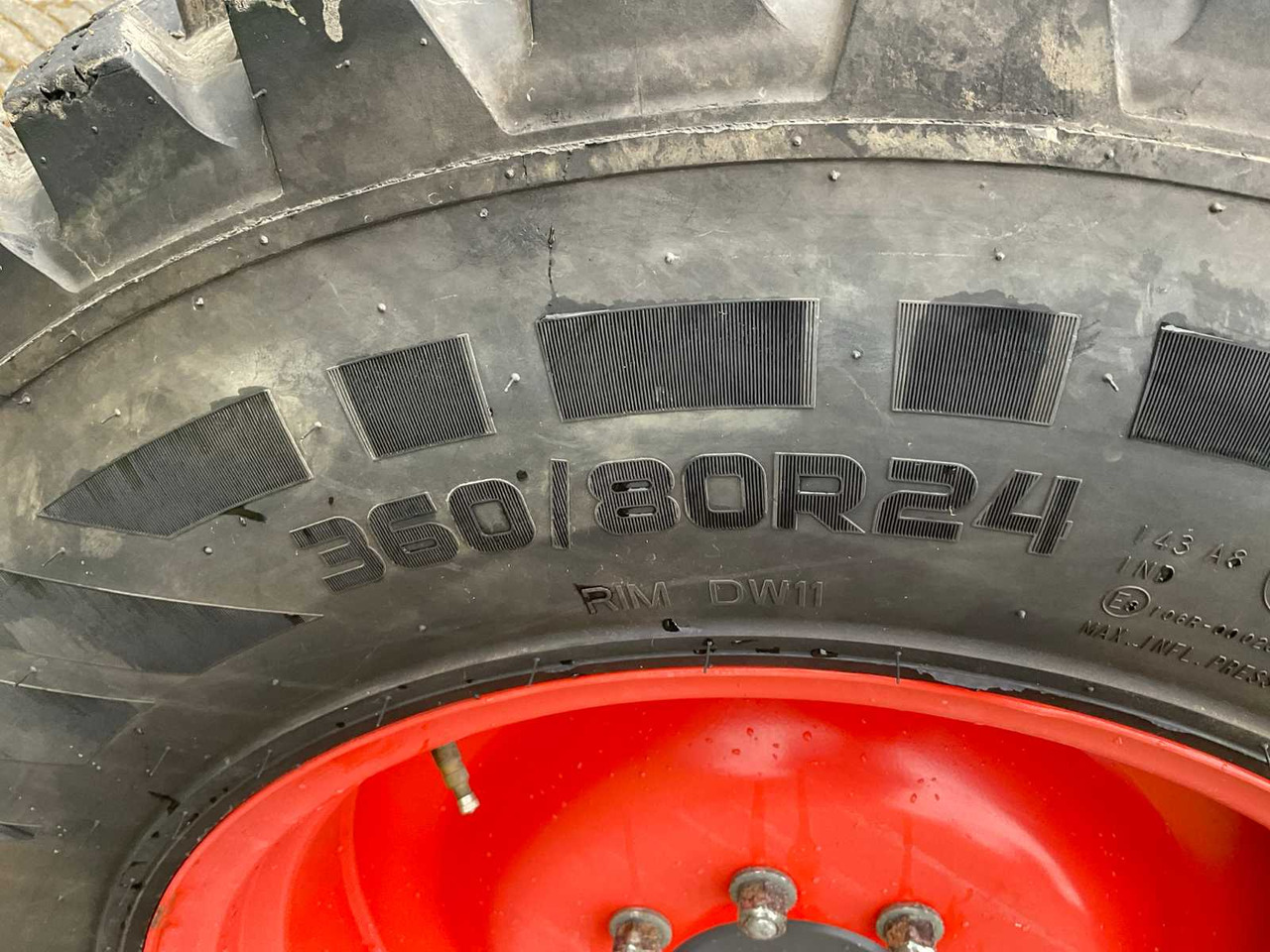 Tractor Kubota 2020 KUBOTA M5111 FOUR WHEEL DRIVE FARM TRACTOR: afbeelding 13