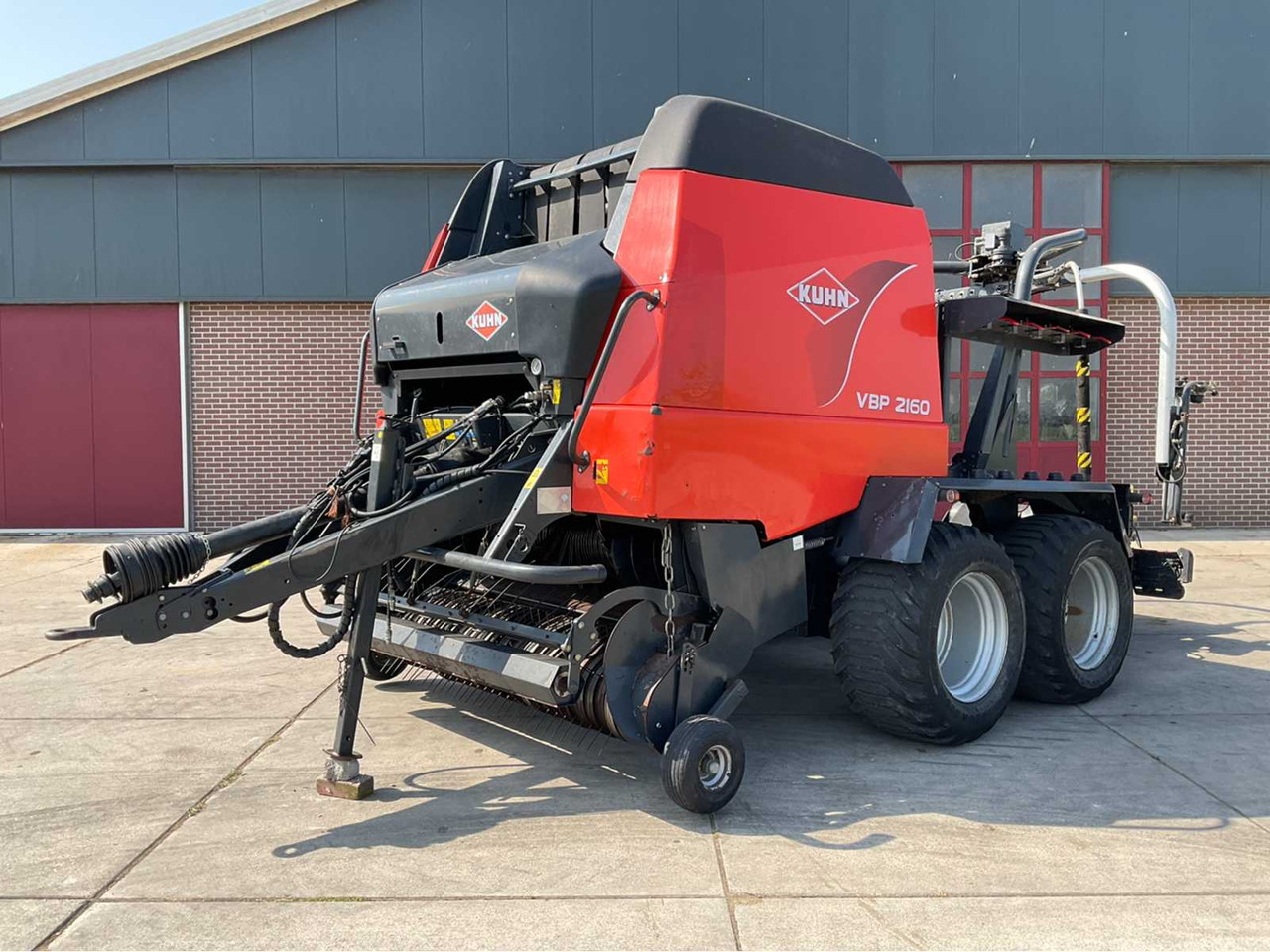 Kuhn VBP 2160 - Ronde balenpers, Wikkelaar: afbeelding 1 Kuhn VBP 2160 - Ronde balenpers, Wikkelaar: afbeelding 1