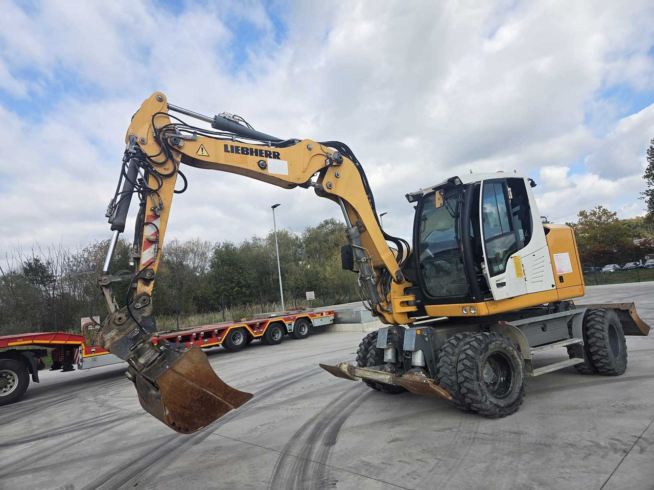 LIEBHERR - 912 COMPACT LITRONIC - WHEELED EXCAVATOR - 2017 - Mobiele graafmachine: afbeelding 1 LIEBHERR - 912 COMPACT LITRONIC - WHEELED EXCAVATOR - 2017 - Mobiele graafmachine: afbeelding 1