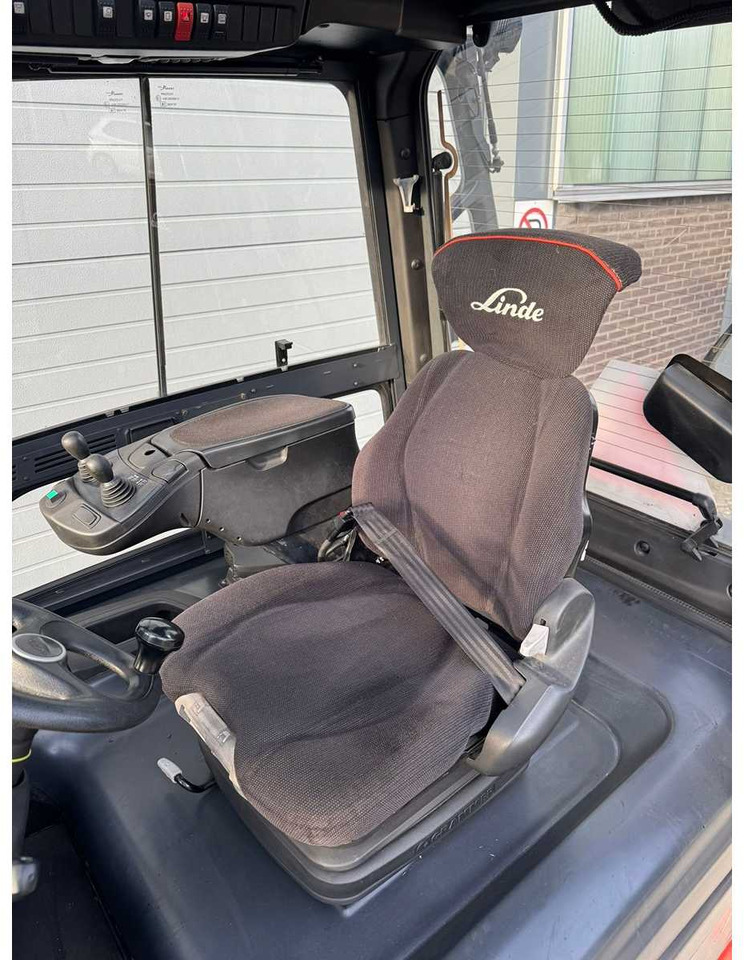 LINDE - 2020 - E-45-HL-01-600 - FORK POSITIONER, SIDE-SHIFT - FORKLIFT - Heftruck: afbeelding 5 LINDE - 2020 - E-45-HL-01-600 - FORK POSITIONER, SIDE-SHIFT - FORKLIFT - Heftruck: afbeelding 5