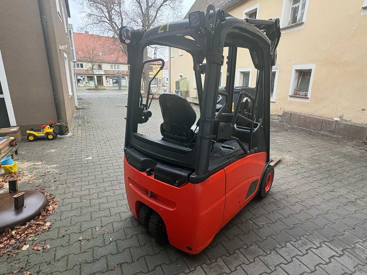 LINDE E16-01 E386 - 3-WHEEL FORKLIFT (YEAR 2014) - Heftruck: afbeelding 4 LINDE E16-01 E386 - 3-WHEEL FORKLIFT (YEAR 2014) - Heftruck: afbeelding 4