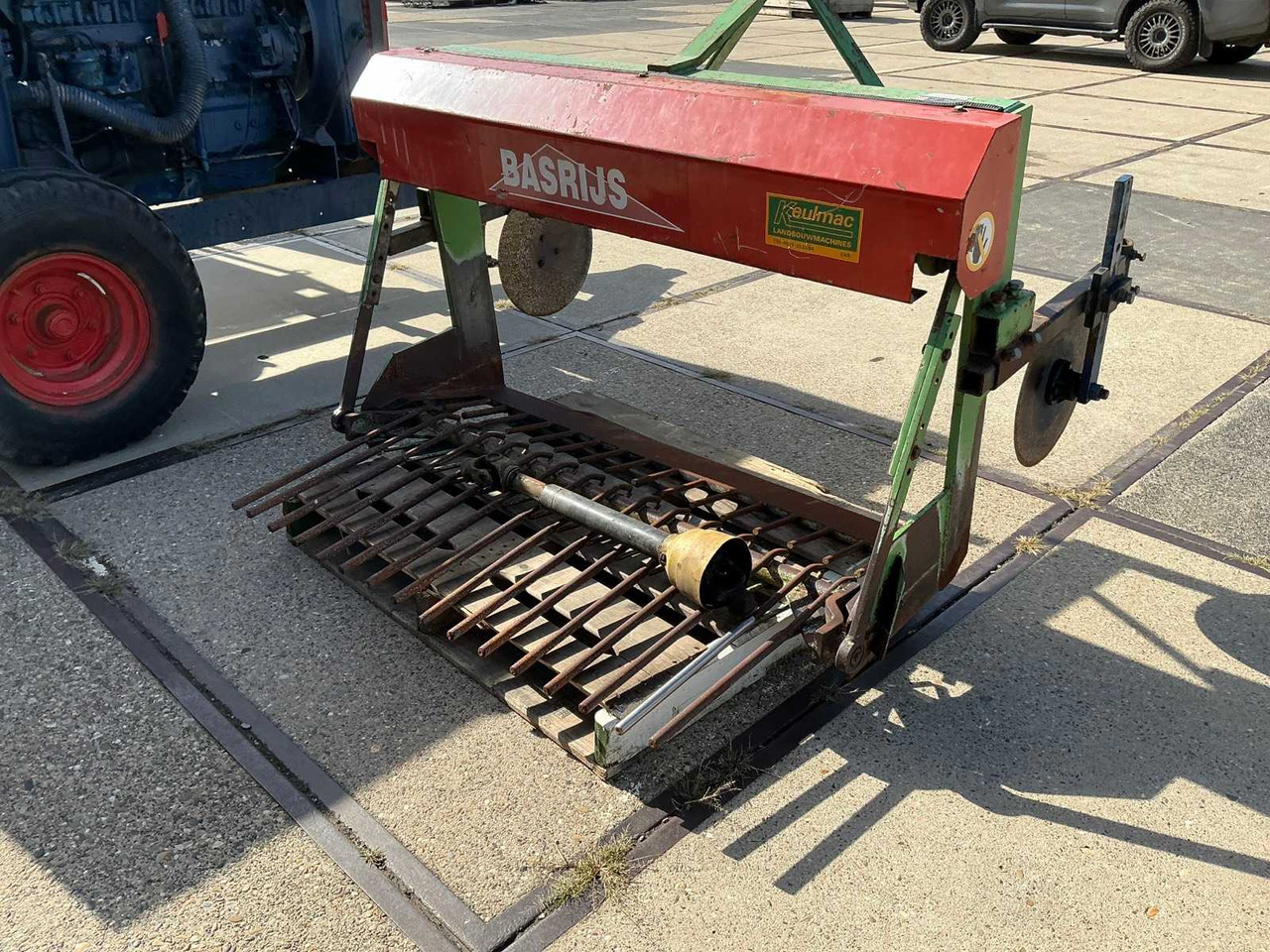 Basrijs BRS-E150 - Landbouwmachine: afbeelding 3 Basrijs BRS-E150 - Landbouwmachine: afbeelding 3