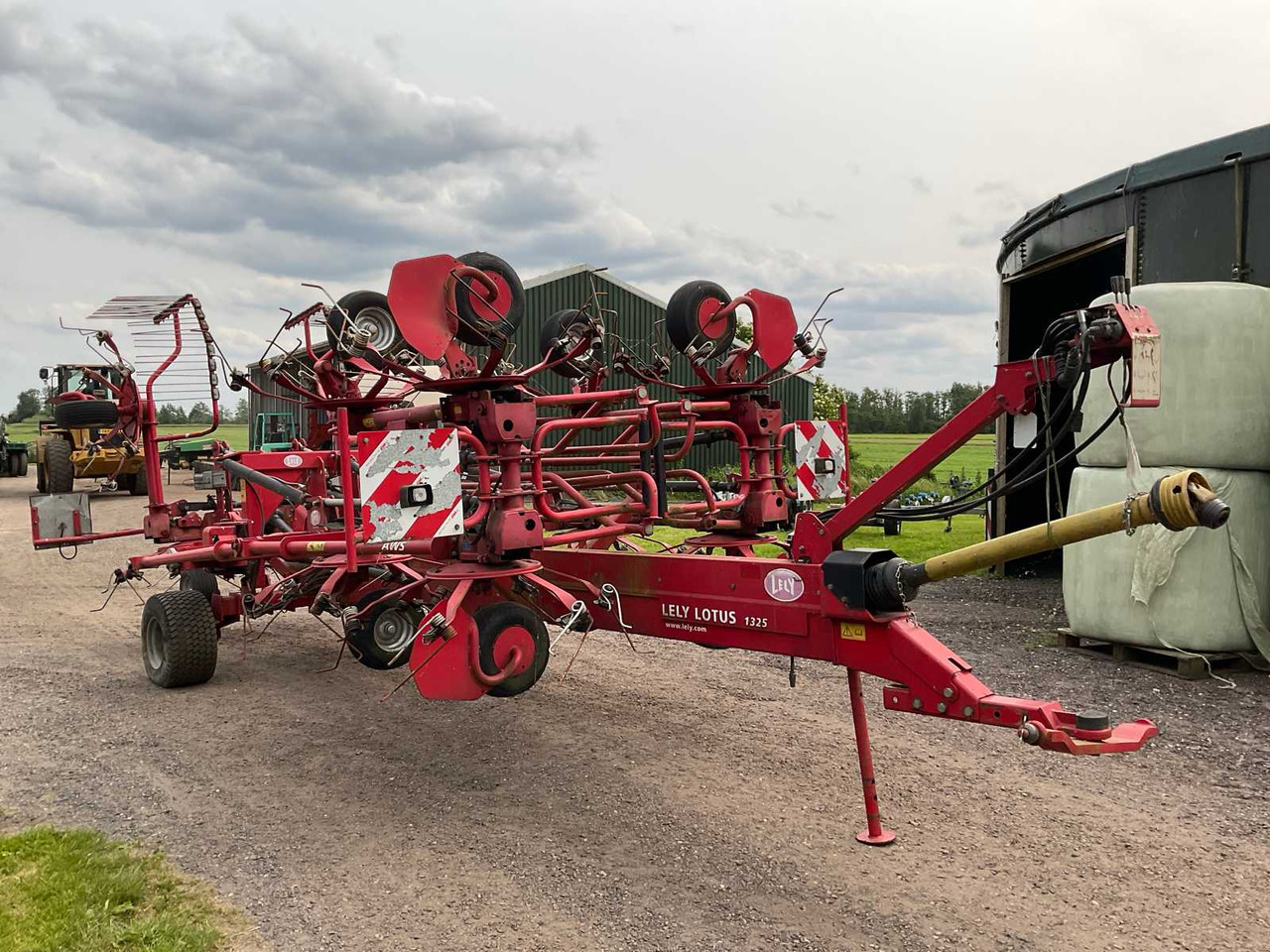 Lely Lotus 1325 - Hooi-/ Voedermachine: afbeelding 4 Lely Lotus 1325 - Hooi-/ Voedermachine: afbeelding 4