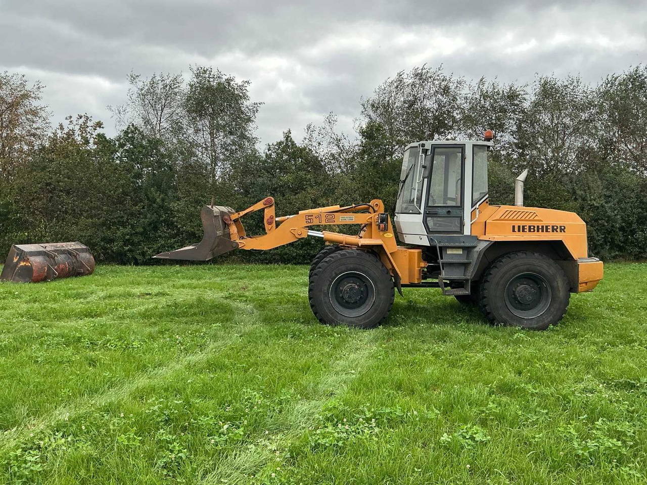 Liebherr 1993 LIEBHERR L512 SHOVEL - Wiellader: afbeelding 2 Liebherr 1993 LIEBHERR L512 SHOVEL - Wiellader: afbeelding 2