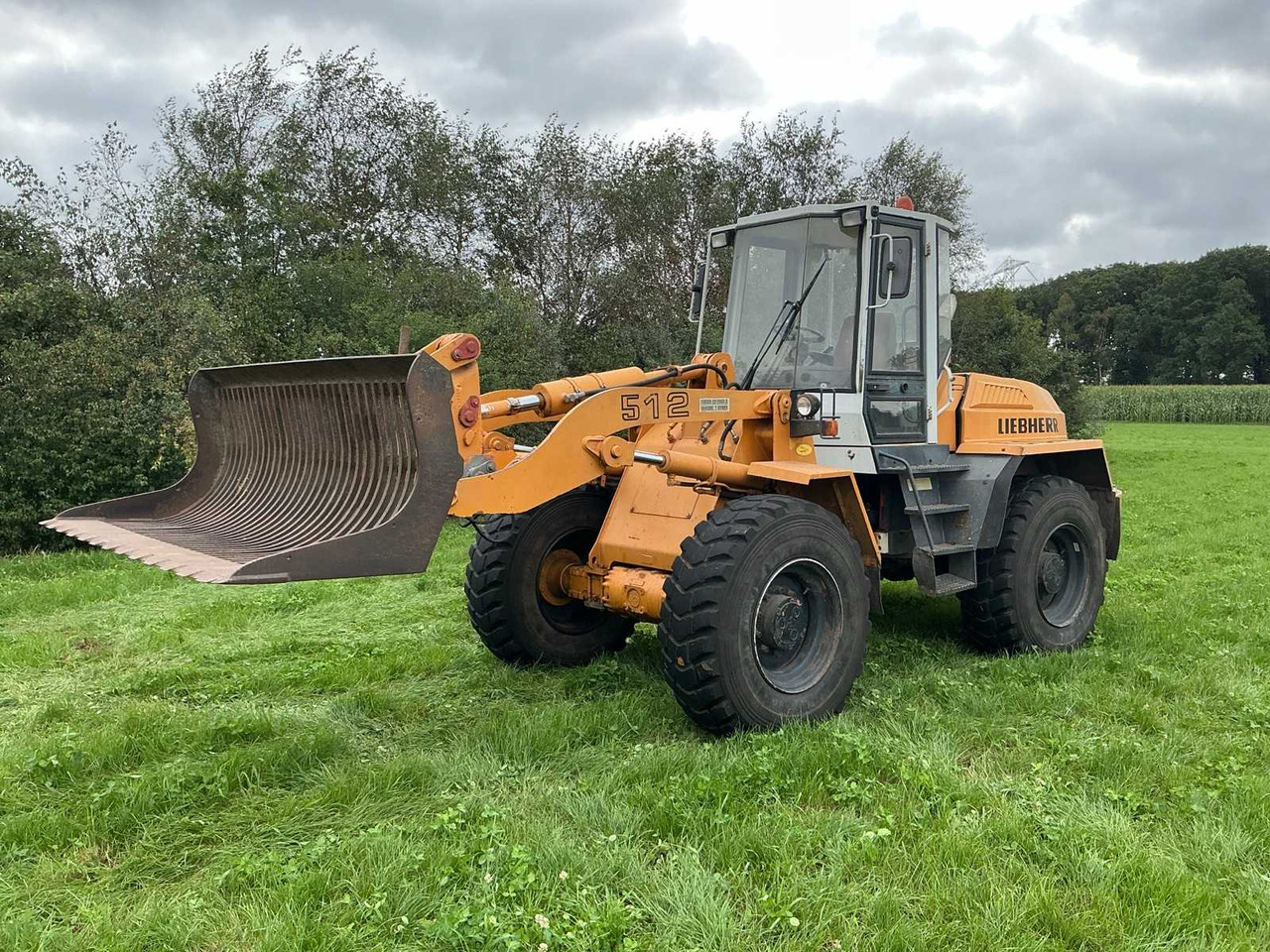 Liebherr 1993 LIEBHERR L512 SHOVEL - Wiellader: afbeelding 1 Liebherr 1993 LIEBHERR L512 SHOVEL - Wiellader: afbeelding 1