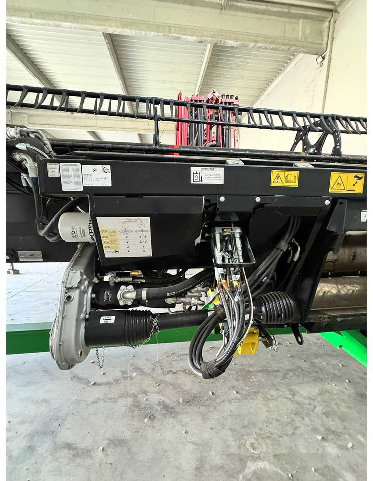 MACDON DRAPER HEADER D125 - Maaidorser: afbeelding 5 MACDON DRAPER HEADER D125 - Maaidorser: afbeelding 5