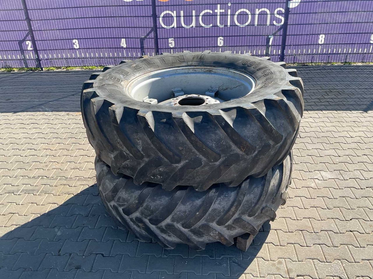 Michelin XM 108 - Banden en velgen voor Tractor: afbeelding 1 Michelin XM 108 - Banden en velgen voor Tractor: afbeelding 1