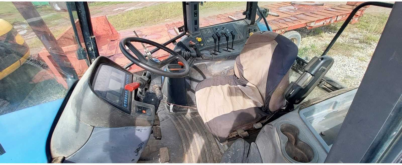 Tractor NEW HOLLAND - 2000 - TM150 - 4WD AGRICULTURAL TRACTOR: afbeelding 7 Tractor NEW HOLLAND - 2000 - TM150 - 4WD AGRICULTURAL TRACTOR: afbeelding 7