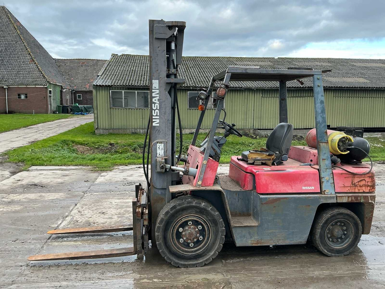 NISSAN BF03A40 FORKLIFT - Heftruck: afbeelding 2 NISSAN BF03A40 FORKLIFT - Heftruck: afbeelding 2