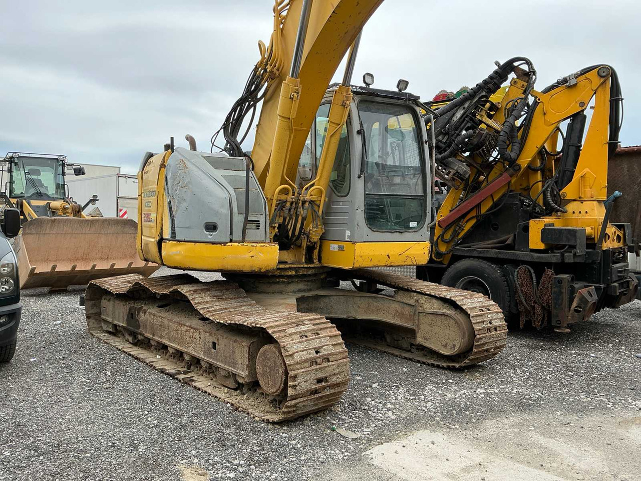 New Holland E235BSR-2 - Rupsgraafmachine: afbeelding 1 New Holland E235BSR-2 - Rupsgraafmachine: afbeelding 1