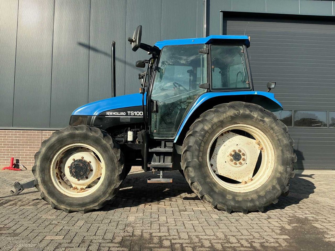 New Holland TS100 - Tractor: afbeelding 2 New Holland TS100 - Tractor: afbeelding 2