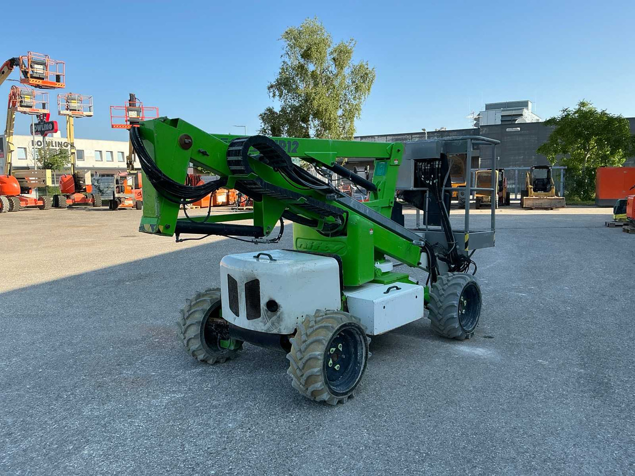 Nifty HR12DE 4WD Mk1b - Hoogwerker: afbeelding 2 Nifty HR12DE 4WD Mk1b - Hoogwerker: afbeelding 2