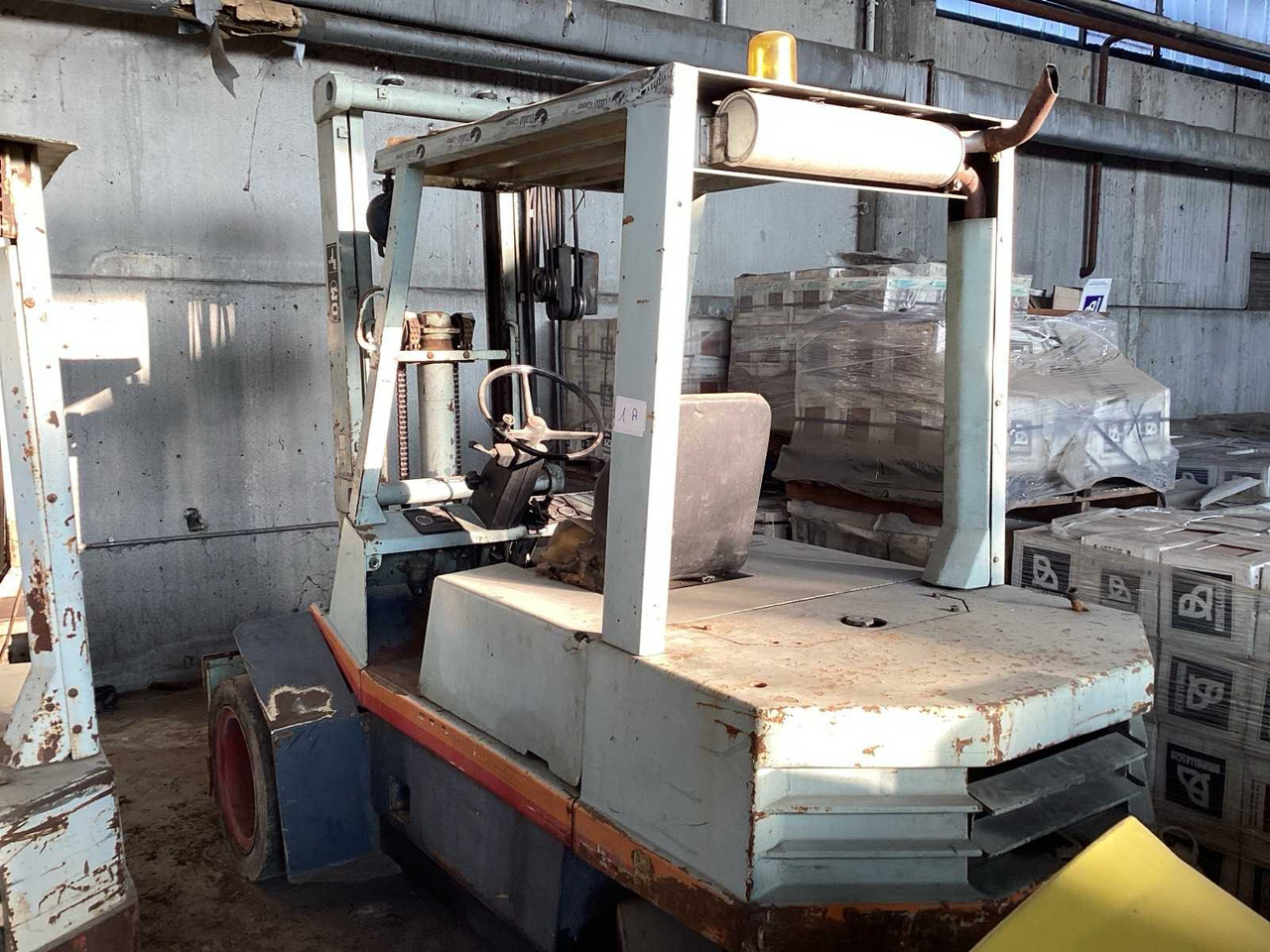 OM FORKLIFT - Heftruck: afbeelding 1 OM FORKLIFT - Heftruck: afbeelding 1