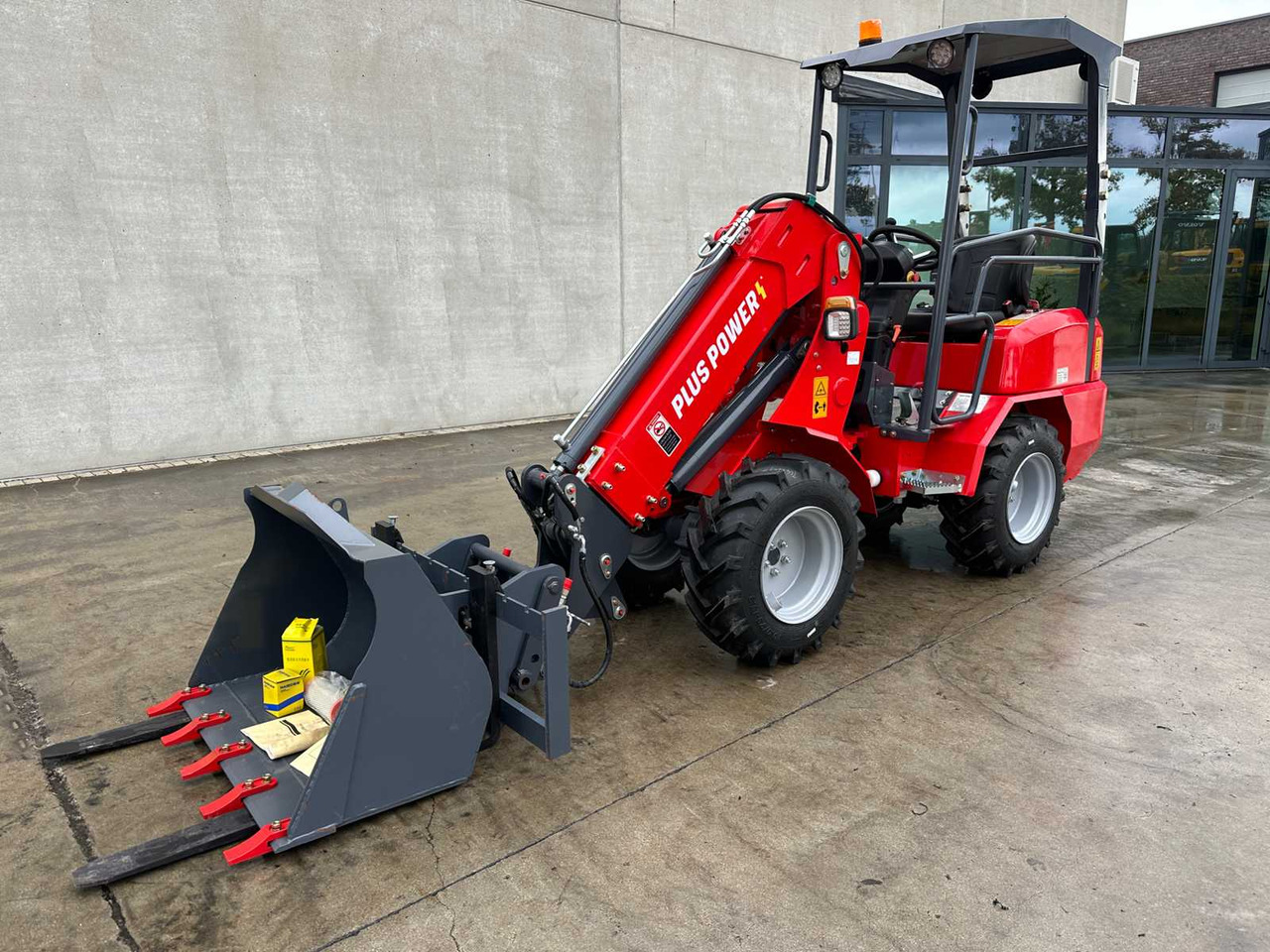 PLUS POWER- 2025 - HQ180T - SKID STEER LOADER - Compacte rupslader: afbeelding 2 PLUS POWER- 2025 - HQ180T - SKID STEER LOADER - Compacte rupslader: afbeelding 2
