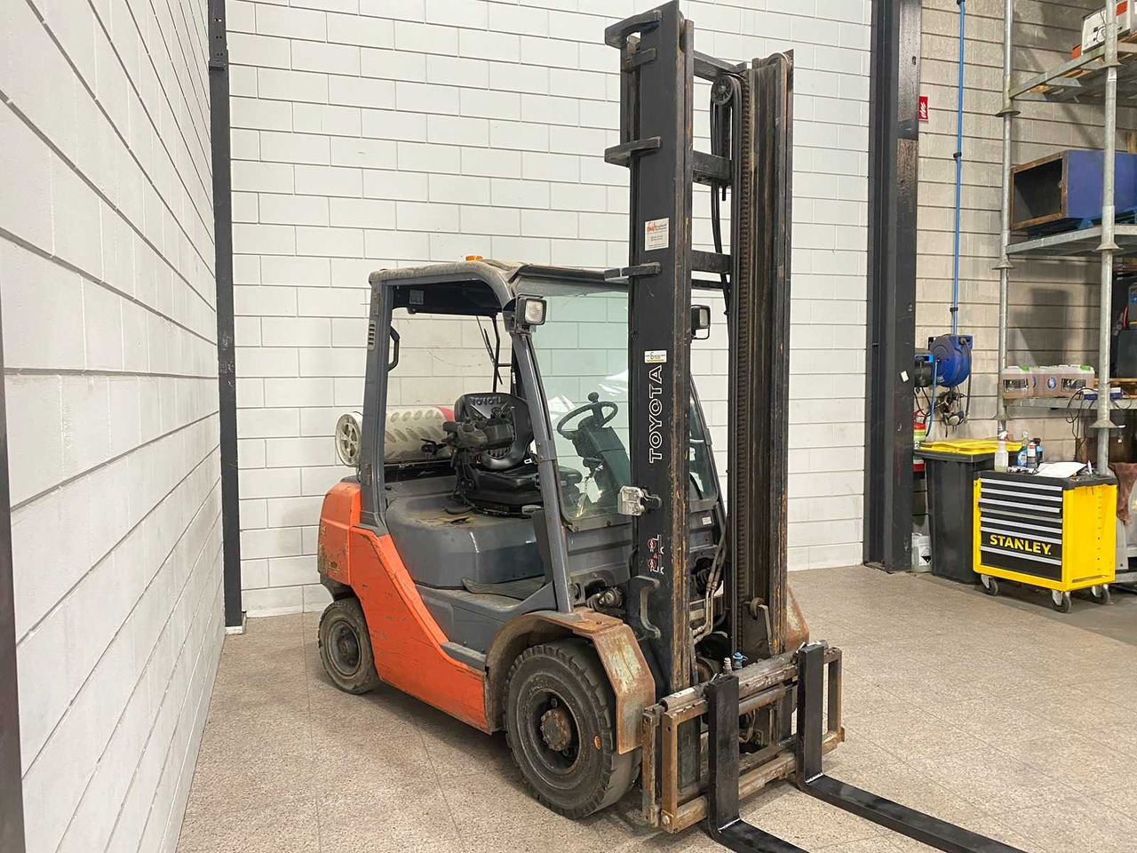TOYOTA - 02-8FGF25 - FORKLIFT - SIDE-SHIFT - Heftruck: afbeelding 4 TOYOTA - 02-8FGF25 - FORKLIFT - SIDE-SHIFT - Heftruck: afbeelding 4