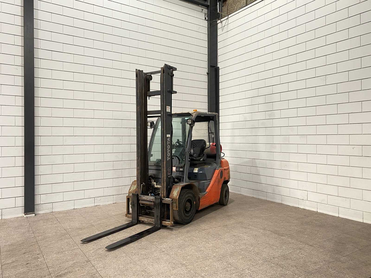 TOYOTA - 02-8FGF25 - FORKLIFT - SIDE-SHIFT - Heftruck: afbeelding 1 TOYOTA - 02-8FGF25 - FORKLIFT - SIDE-SHIFT - Heftruck: afbeelding 1