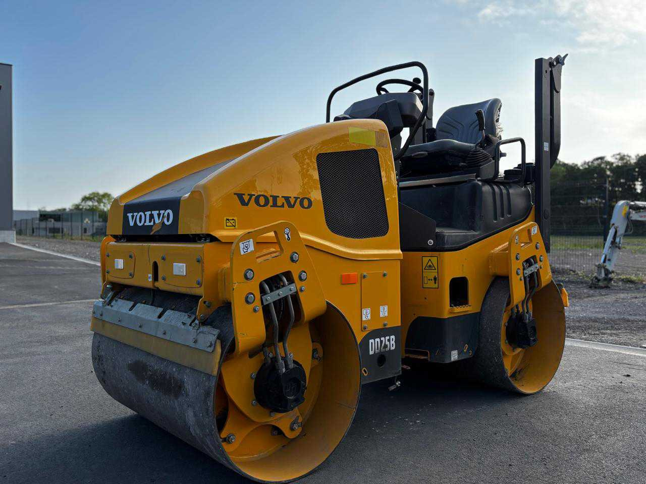 Volvo DD25B - Asfaltwals: afbeelding 1 Volvo DD25B - Asfaltwals: afbeelding 1