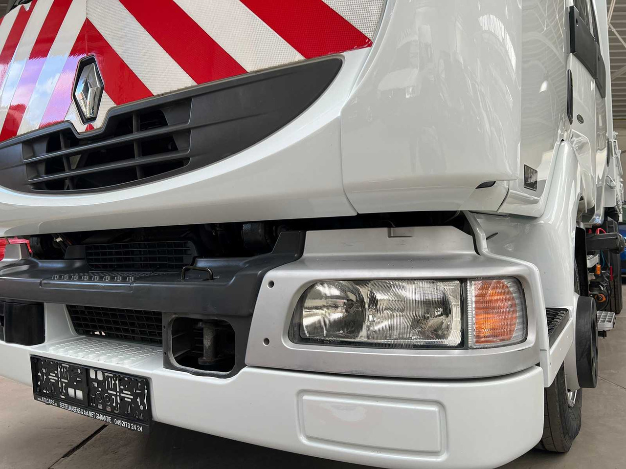 2006 RENAULT MIDLUM DOUBLE CAB TIPPER - Vrachtwagen: afbeelding 2 2006 RENAULT MIDLUM DOUBLE CAB TIPPER - Vrachtwagen: afbeelding 2