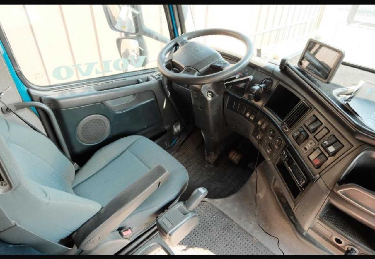 2013 VOLVO FMFH E5 TRUCK WITH TRAILER FOR TIMBER TRANSPORT LOGS BULK TRANSPORT WITH JONSERED 2190 LOADING CRANE - Vrachtwagen: afbeelding 4 2013 VOLVO FMFH E5 TRUCK WITH TRAILER FOR TIMBER TRANSPORT LOGS BULK TRANSPORT WITH JONSERED 2190 LOADING CRANE - Vrachtwagen: afbeelding 4