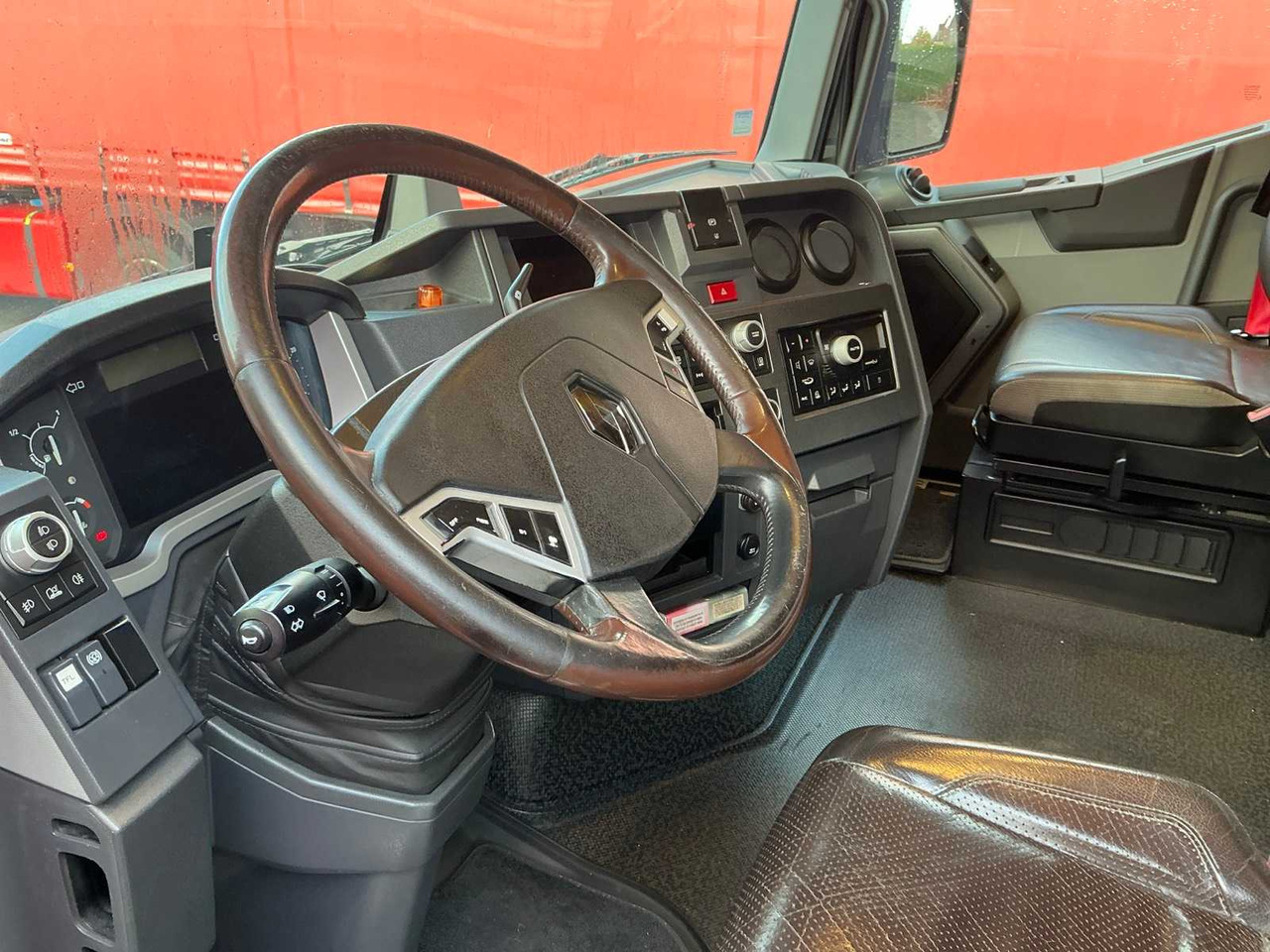 Vrachtwagen 2017 RENAULT T480 COMFORT THD001 HIGH EDITION TRACTOR RENAULT T480 COMFORT: afbeelding 16 Vrachtwagen 2017 RENAULT T480 COMFORT THD001 HIGH EDITION TRACTOR RENAULT T480 COMFORT: afbeelding 16