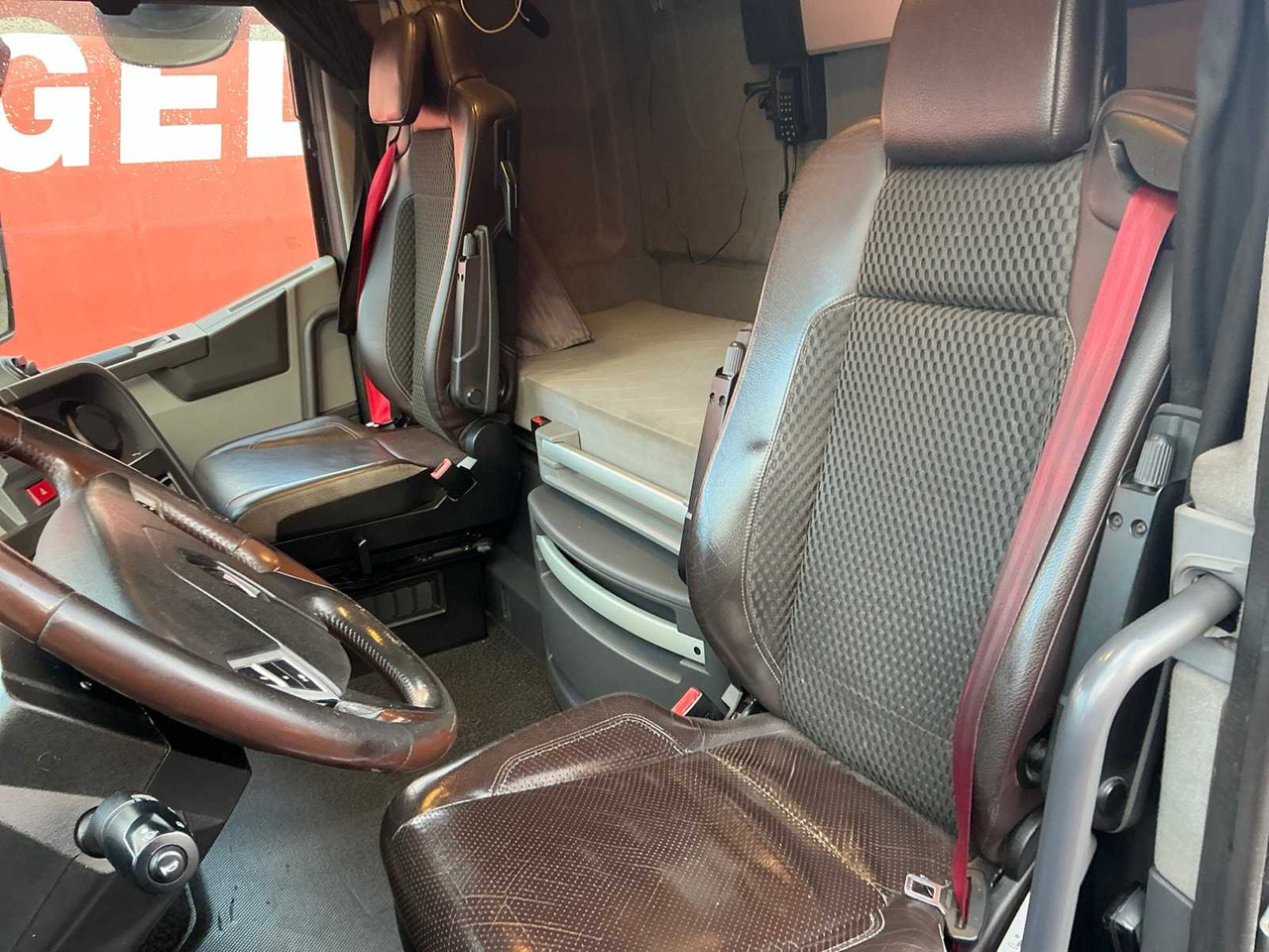 Vrachtwagen 2017 RENAULT T480 COMFORT THD001 HIGH EDITION TRACTOR RENAULT T480 COMFORT: afbeelding 17 Vrachtwagen 2017 RENAULT T480 COMFORT THD001 HIGH EDITION TRACTOR RENAULT T480 COMFORT: afbeelding 17