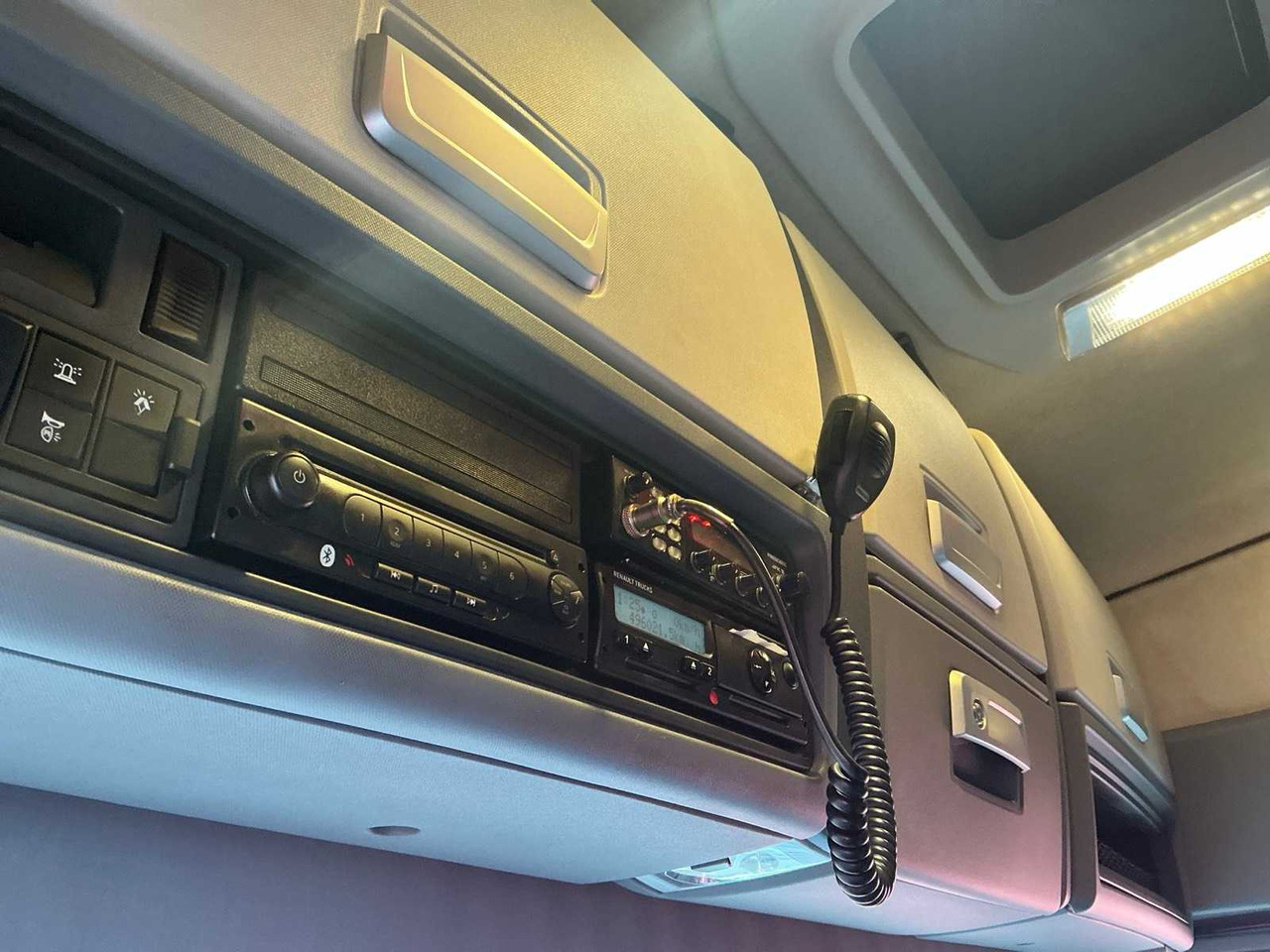 Vrachtwagen 2017 RENAULT T480 COMFORT THD001 HIGH EDITION TRACTOR RENAULT T480 COMFORT: afbeelding 25 Vrachtwagen 2017 RENAULT T480 COMFORT THD001 HIGH EDITION TRACTOR RENAULT T480 COMFORT: afbeelding 25