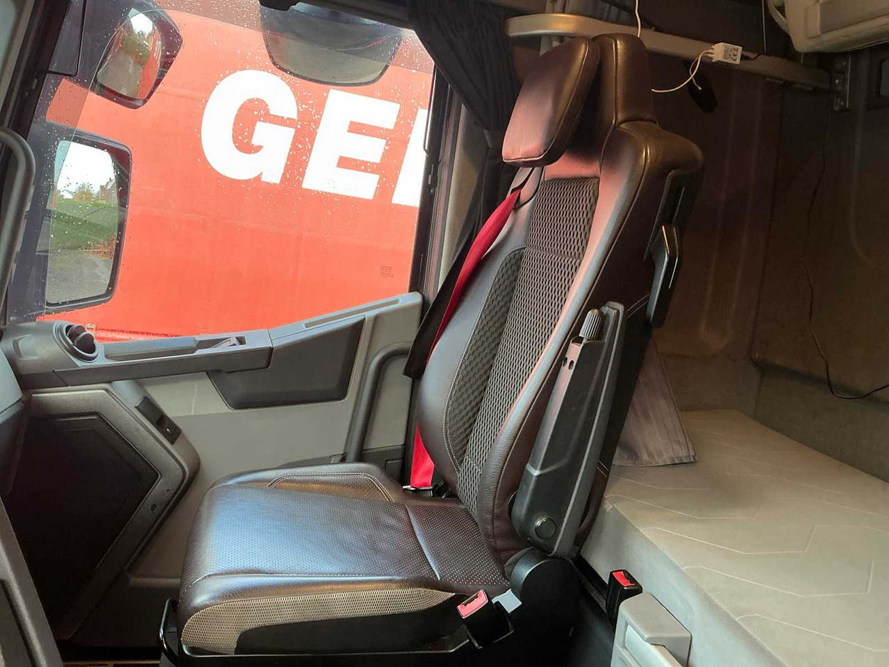 Vrachtwagen 2017 RENAULT T480 COMFORT THD001 HIGH EDITION TRACTOR RENAULT T480 COMFORT: afbeelding 22 Vrachtwagen 2017 RENAULT T480 COMFORT THD001 HIGH EDITION TRACTOR RENAULT T480 COMFORT: afbeelding 22