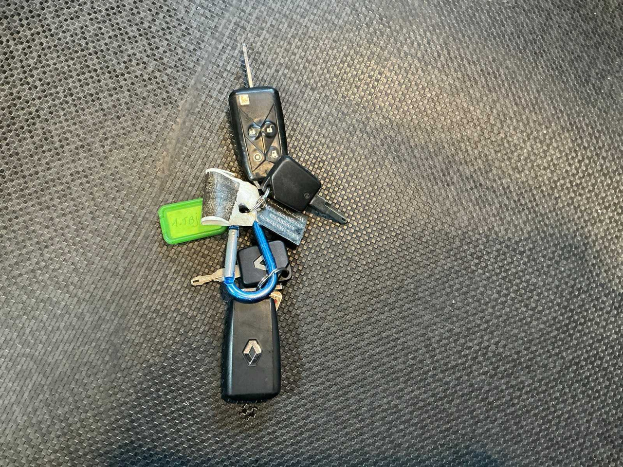 Vrachtwagen 2017 RENAULT T480 COMFORT THD001 HIGH EDITION TRACTOR RENAULT T480 COMFORT: afbeelding 27 Vrachtwagen 2017 RENAULT T480 COMFORT THD001 HIGH EDITION TRACTOR RENAULT T480 COMFORT: afbeelding 27