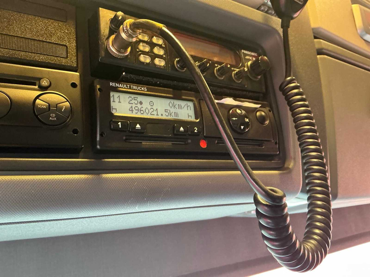 Vrachtwagen 2017 RENAULT T480 COMFORT THD001 HIGH EDITION TRACTOR RENAULT T480 COMFORT: afbeelding 24 Vrachtwagen 2017 RENAULT T480 COMFORT THD001 HIGH EDITION TRACTOR RENAULT T480 COMFORT: afbeelding 24