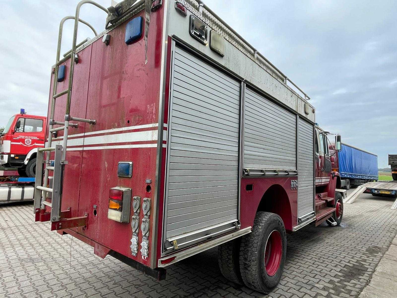 FREIGHLINER 4X4 - TRUCK FIRE TRUCK - Vrachtwagen: afbeelding 5 FREIGHLINER 4X4 - TRUCK FIRE TRUCK - Vrachtwagen: afbeelding 5