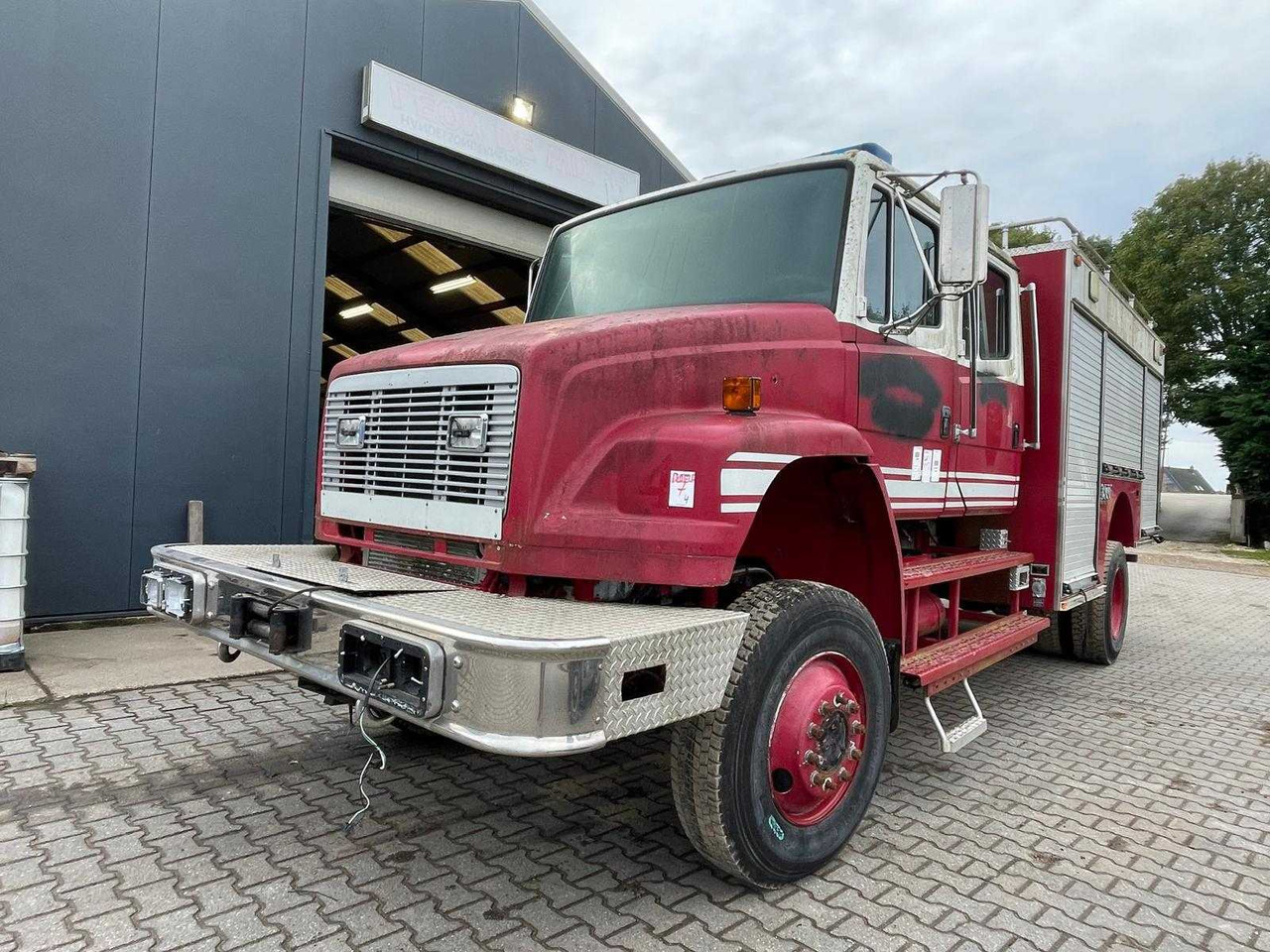 FREIGHLINER 4X4 - TRUCK FIRE TRUCK - Vrachtwagen: afbeelding 1 FREIGHLINER 4X4 - TRUCK FIRE TRUCK - Vrachtwagen: afbeelding 1