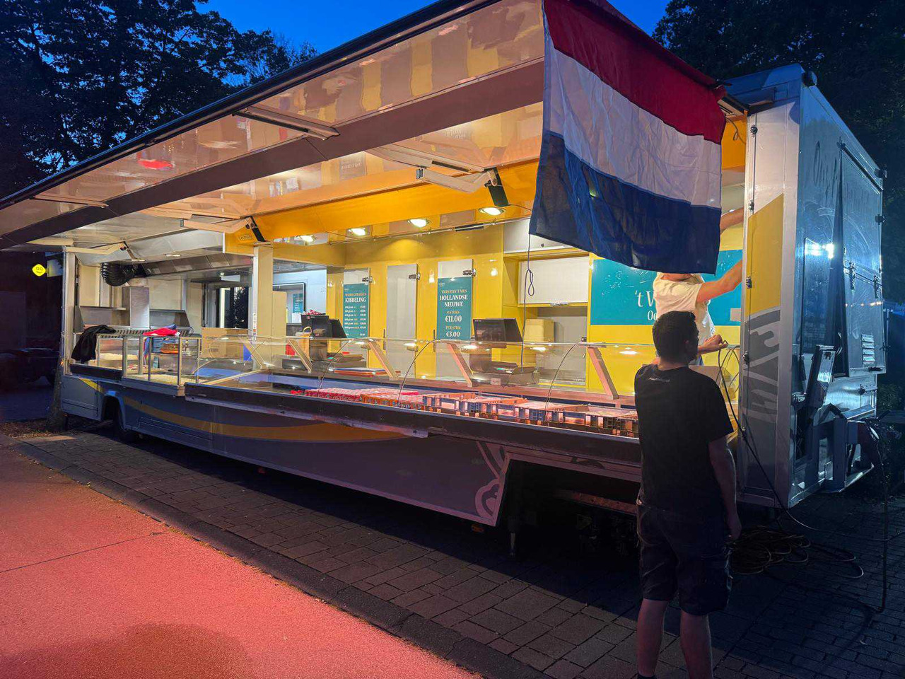 MAN 8-224 TRUCK WITH SEMI-TRAILER SALES - Vrachtwagen: afbeelding 3 MAN 8-224 TRUCK WITH SEMI-TRAILER SALES - Vrachtwagen: afbeelding 3