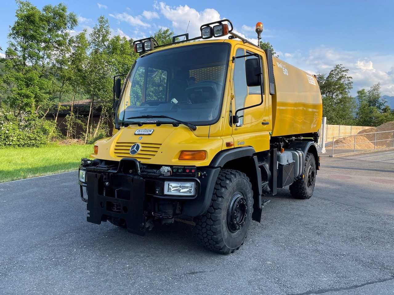 MERCEDES-BENZ - UNIMOG - 2001 - KOMMOBIL (UNIMOG) U400 - Vrachtwagen: afbeelding 2 MERCEDES-BENZ - UNIMOG - 2001 - KOMMOBIL (UNIMOG) U400 - Vrachtwagen: afbeelding 2