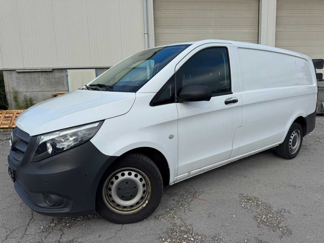 MERCEDES-BENZ VITO 114 CDI KA/L3 – FIRST REG. 2023 – ONLY 31.000 KM – REVERSING CAMERA – TOWBAR - Vrachtwagen: afbeelding 1 MERCEDES-BENZ VITO 114 CDI KA/L3 – FIRST REG. 2023 – ONLY 31.000 KM – REVERSING CAMERA – TOWBAR - Vrachtwagen: afbeelding 1