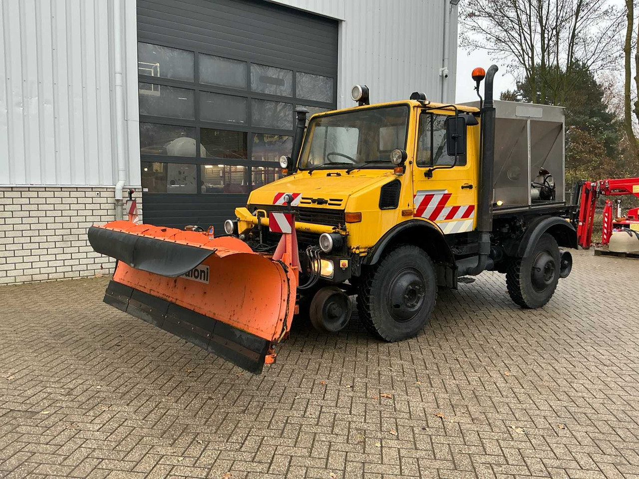 MERCEDES U1400 UNIMOG - Vrachtwagen: afbeelding 1 MERCEDES U1400 UNIMOG - Vrachtwagen: afbeelding 1