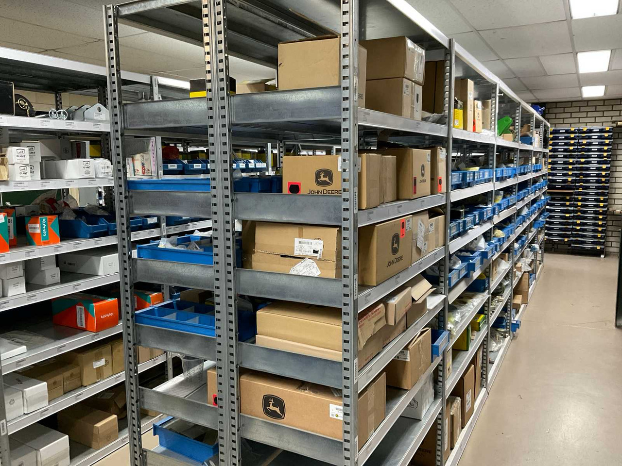 Warehouse contents - Voorlader voor tractor: afbeelding 2 Warehouse contents - Voorlader voor tractor: afbeelding 2