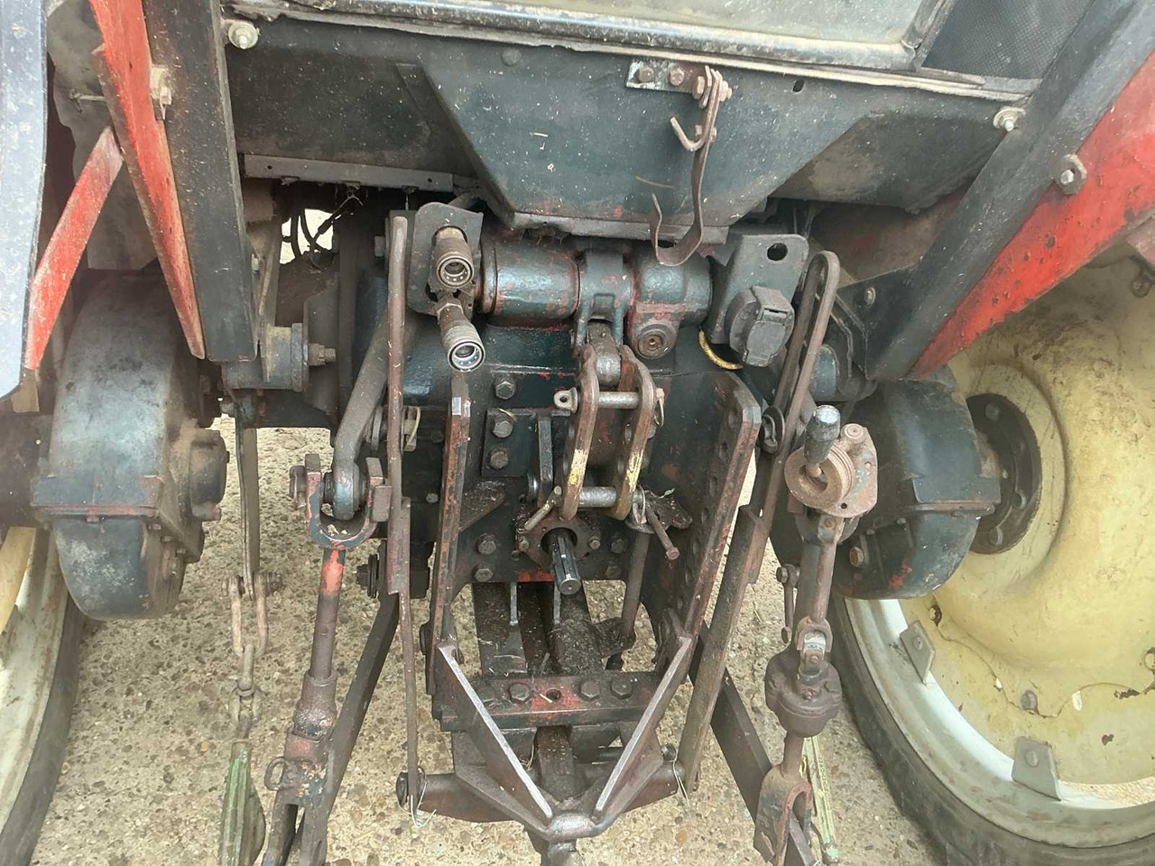 Zetor 7011 - Tractor: afbeelding 5 Zetor 7011 - Tractor: afbeelding 5