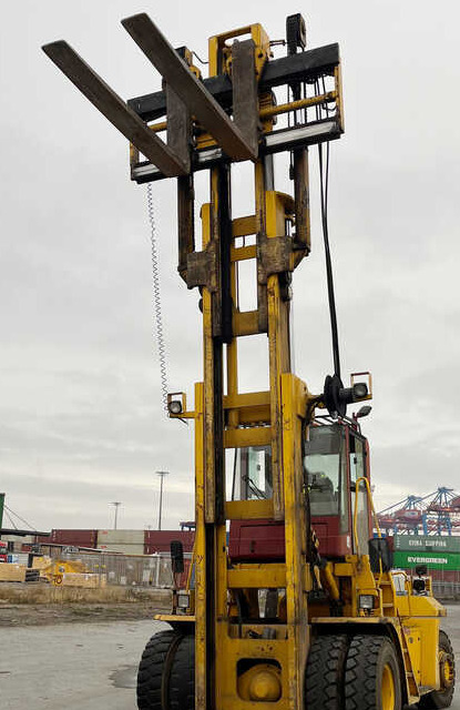 CVS Ferrari F16 - Container heftruck: afbeelding 1 CVS Ferrari F16 - Container heftruck: afbeelding 1