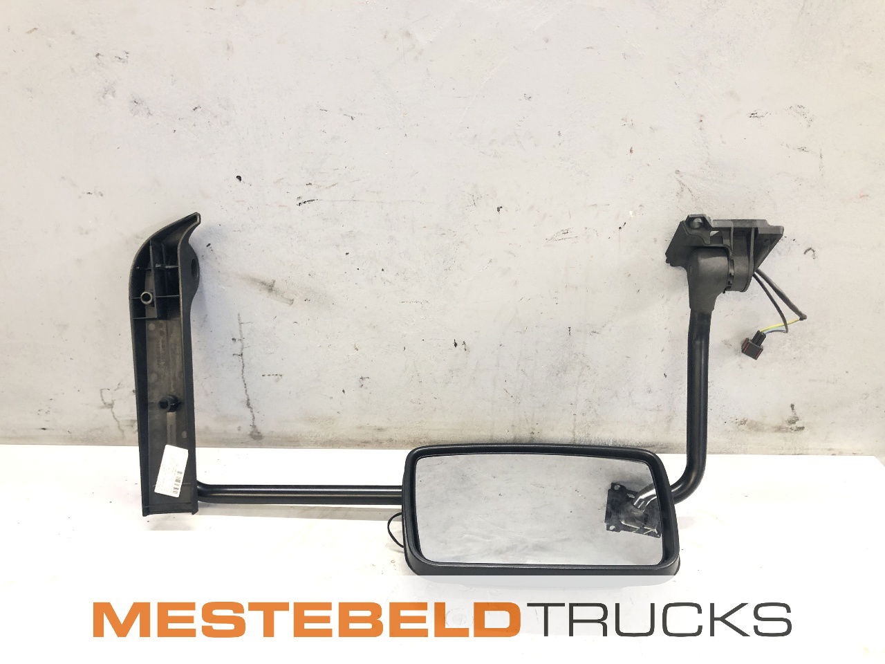 DAF Spiegel met steun links - Cabine en interieur voor Vrachtwagen: afbeelding 1 DAF Spiegel met steun links - Cabine en interieur voor Vrachtwagen: afbeelding 1